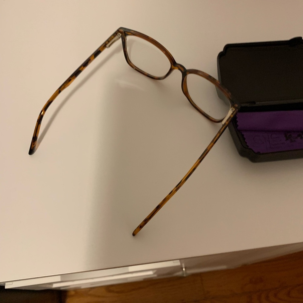 Optical glasses - Picture 2 of 5